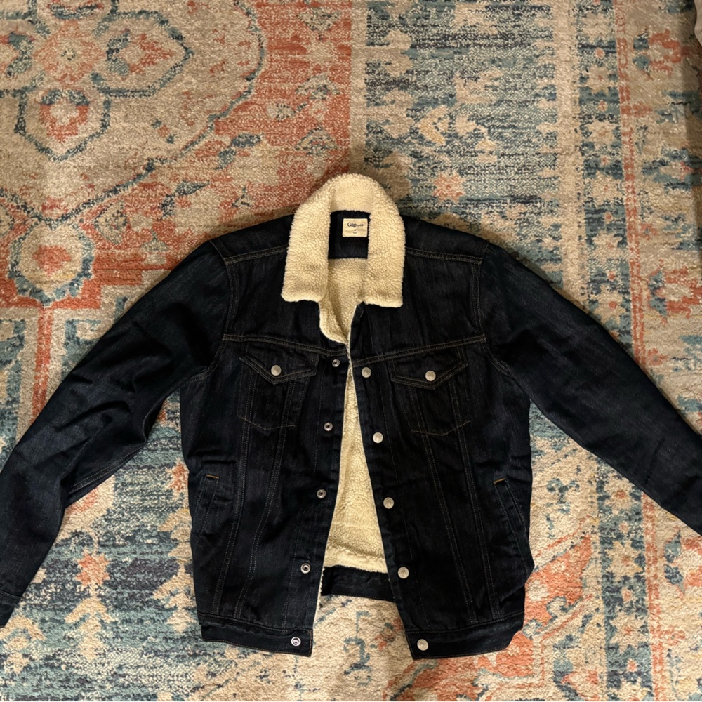 Gap Sherpa Trucker jacket size M